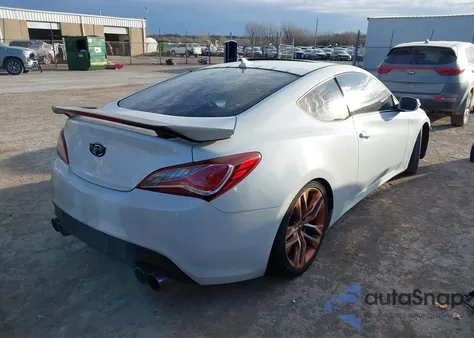2013 Hyundai Genesis 3.8 Track z USA, uszkodzony, nr VIN KMHHU6KJ1DU091127
